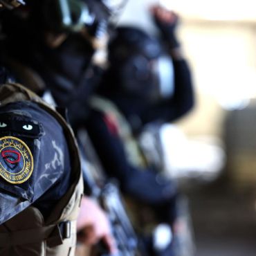 الأمن الوطني يقبض على مبتزّ يستدرج ضحاياه بأساليب احتيالية ضمن حملة اعتقل فيها ٩ مبتزين